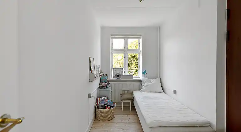 Unikt beliggende sommerhus i første række. 