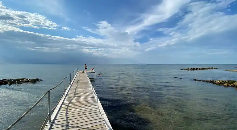 Vakre solnedganger 100 meter fra stranden