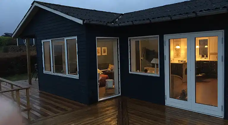 Neu restauriertes Sommerhaus mit Meerblick