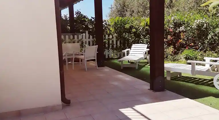 Villa with Private Pool and Reserved Access to the beach