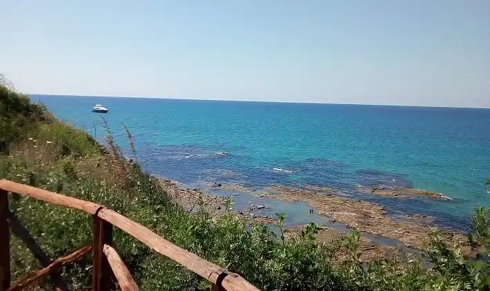 Villa with Private Pool and Reserved Access to the beach