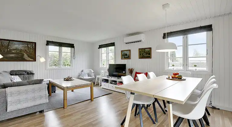 Lovely cottage for family and friends