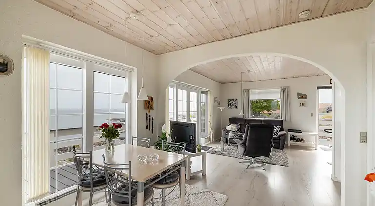 Holiday apartment with sea view on the cliffs