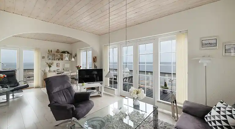 Holiday apartment with sea view on the cliffs