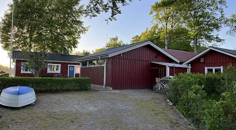 Hemtrevlig stuga med fantastisk utsikt över sjön Bolmen