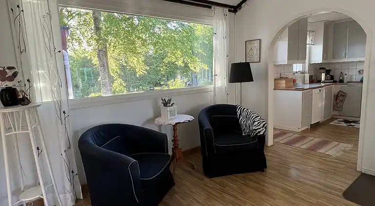 Hemtrevlig stuga med fantastisk utsikt över sjön Bolmen