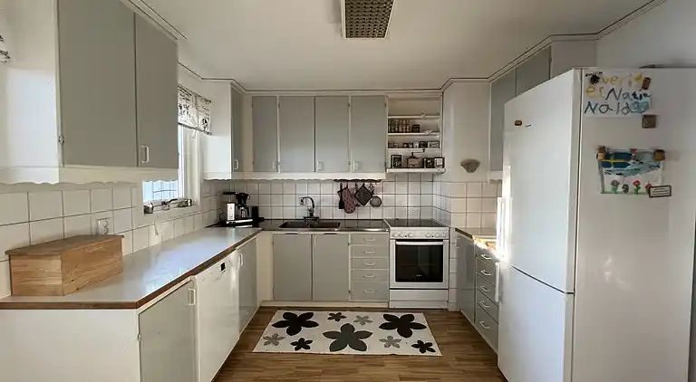 Hemtrevlig stuga med fantastisk utsikt över sjön Bolmen