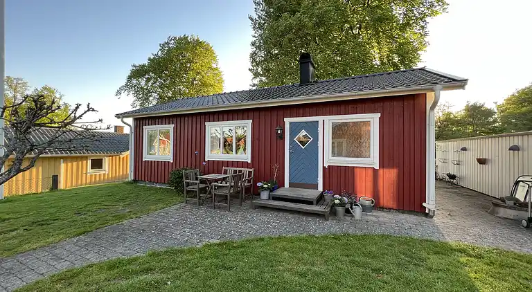 Hemtrevlig stuga med fantastisk utsikt över sjön Bolmen