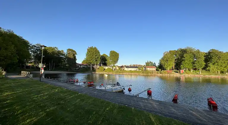 Hemtrevlig stuga med fantastisk utsikt över sjön Bolmen