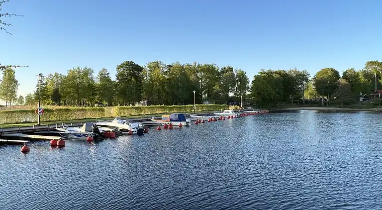 Hemtrevlig stuga med fantastisk utsikt över sjön Bolmen