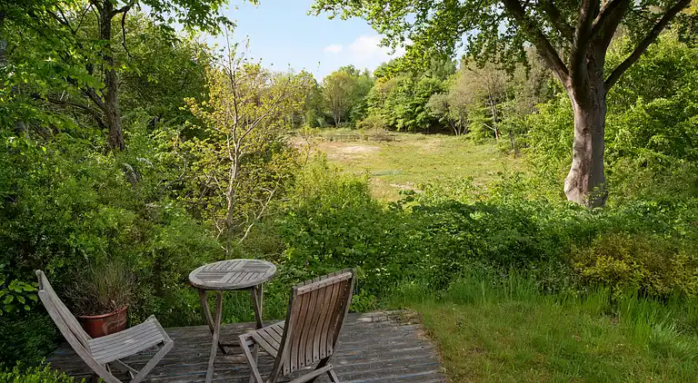 Summer house with terrace overlooking nature