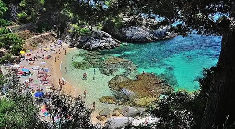 Beautiful Apartment, Swimming Pool and Beach