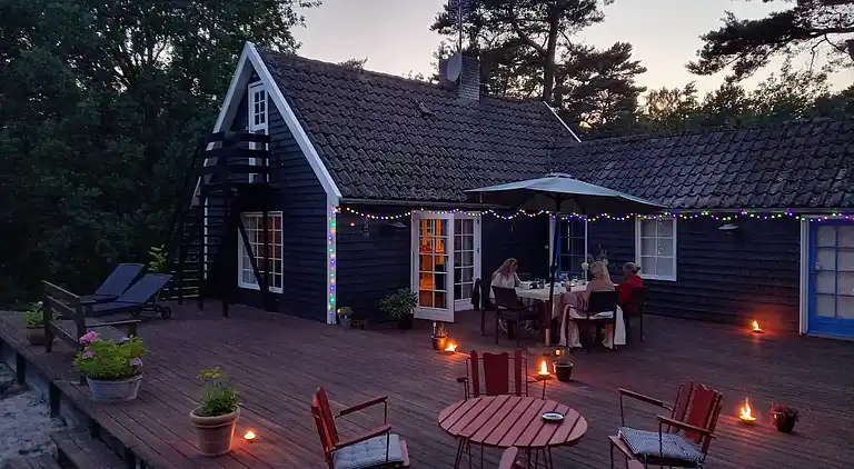 Charmerende sommerhus nær stranden