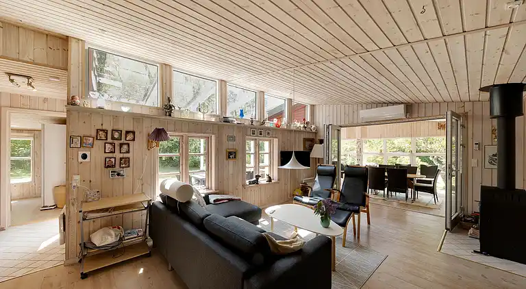 Lovely cottage in recreation area