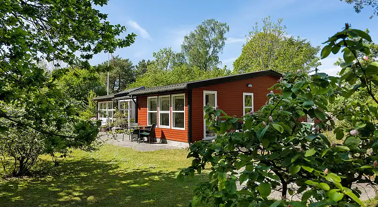 Lovely cottage in recreation area