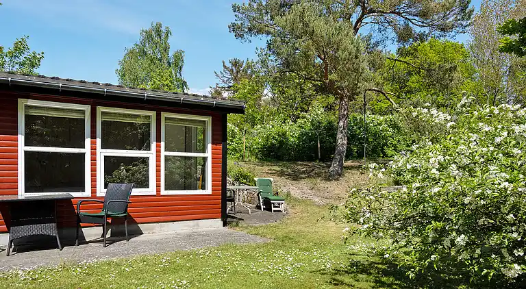 Lovely cottage in recreation area