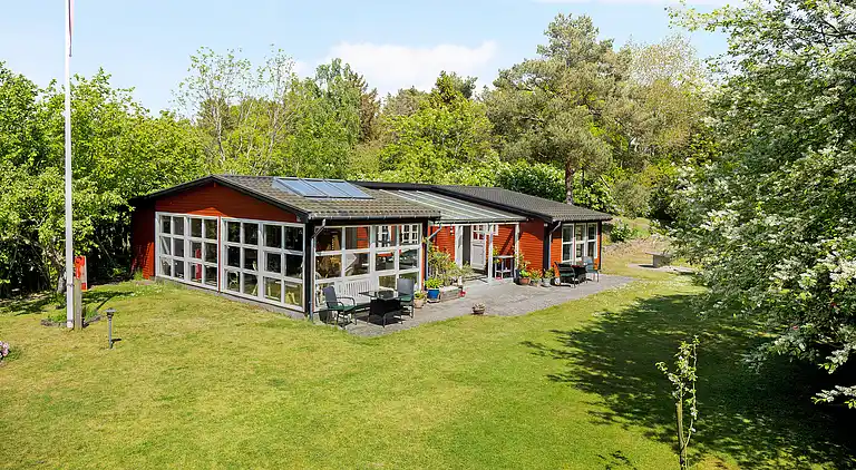 Lovely cottage in recreation area