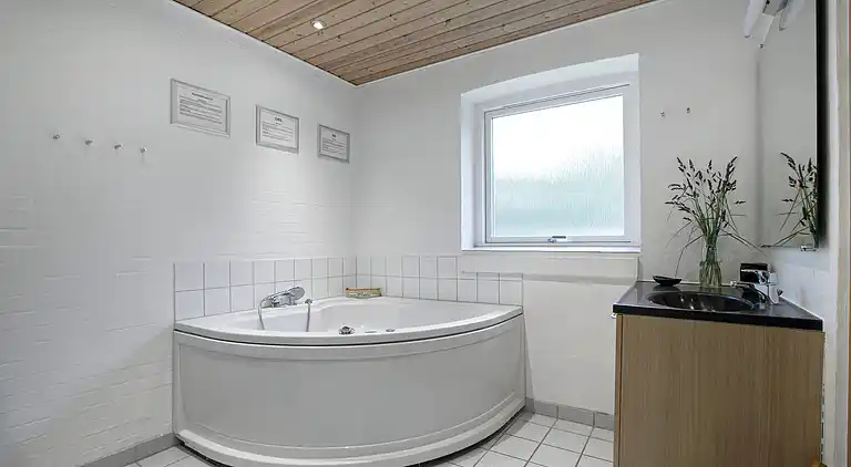 Home for the family in quiet surroundings