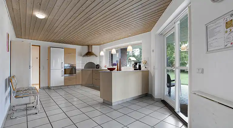 Home for the family in quiet surroundings