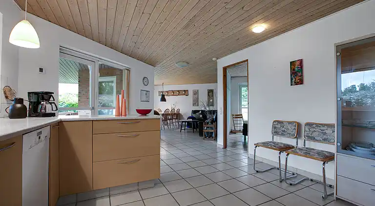 Home for the family in quiet surroundings