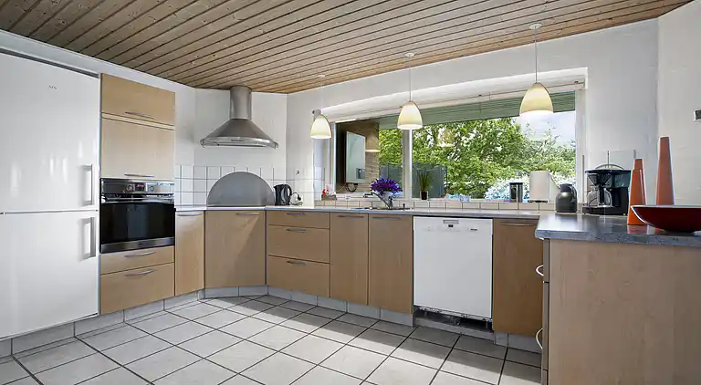 Home for the family in quiet surroundings