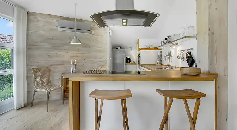 Scenic summer house near quiet lapping waves