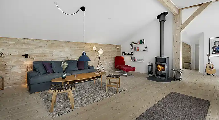 Scenic summer house near quiet lapping waves