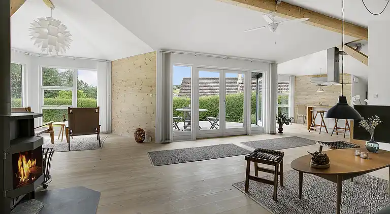 Scenic summer house near quiet lapping waves