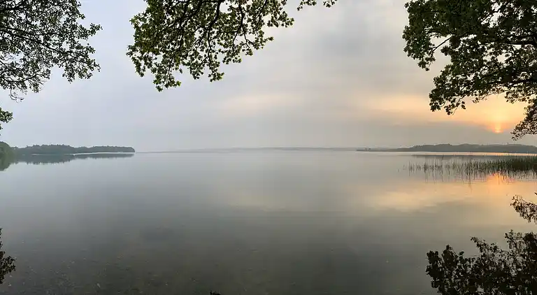 Summer house with terrace overlooking nature