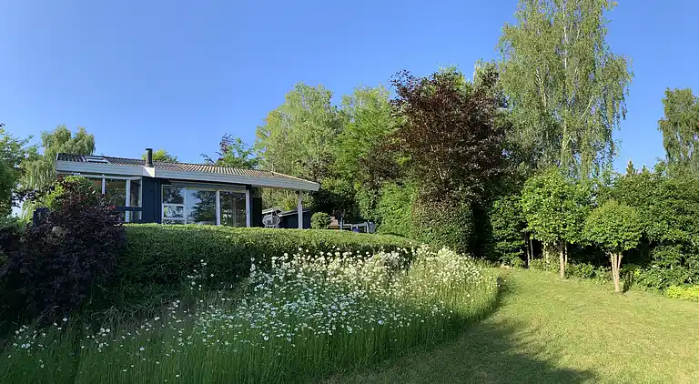 Summer house with terrace overlooking nature