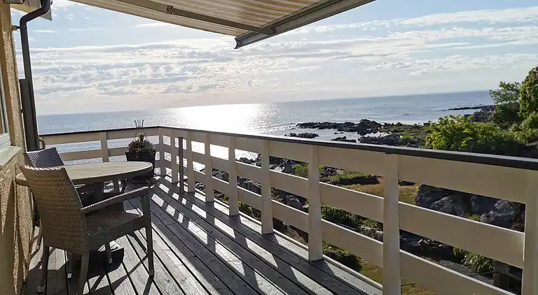 Holiday apartment with sea view on the cliffs