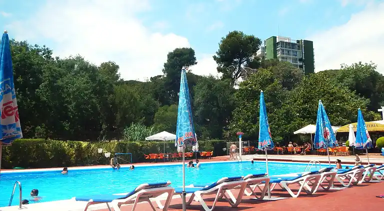 Bel Appartement, Piscine et Plage