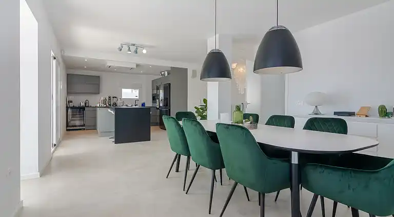 Modern Villa near beach