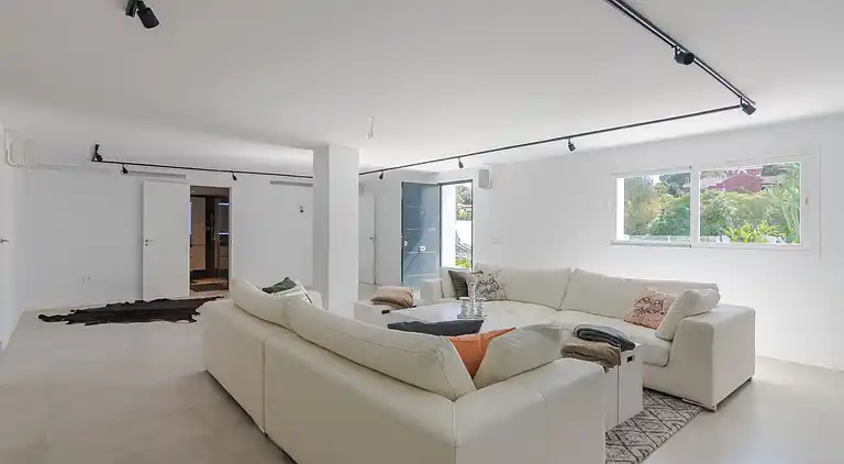 Modern Villa near beach