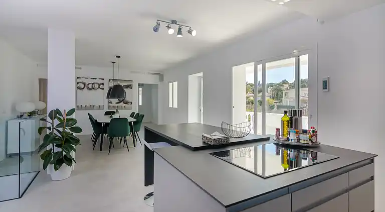 Modern Villa near beach