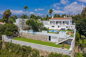 Modern Villa near beach