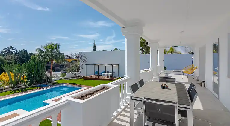 Modern Villa near beach