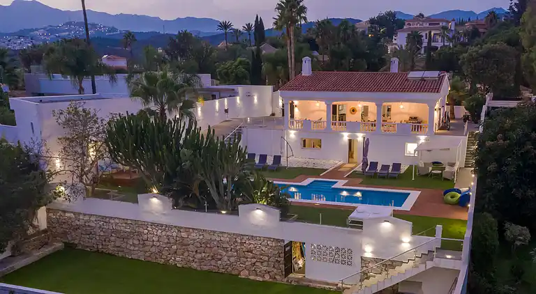 Modern Villa near beach