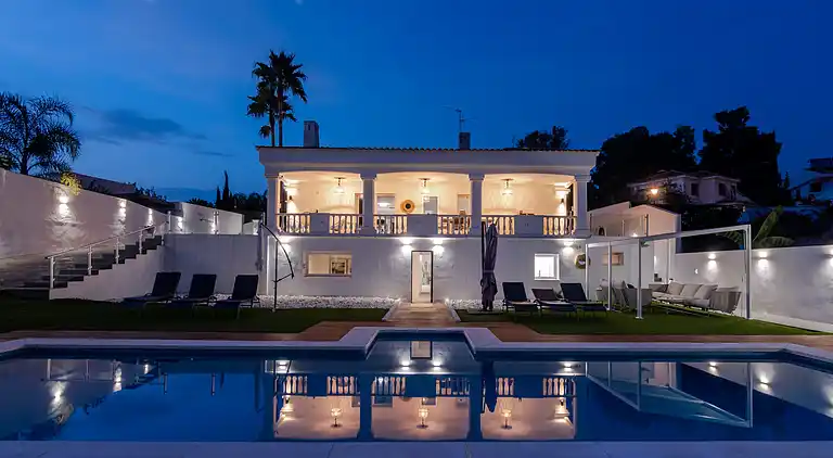 Modern Villa near beach