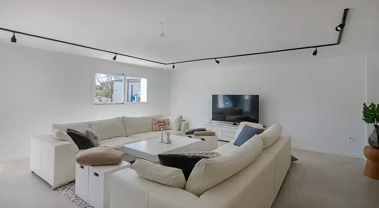 Modern Villa near beach