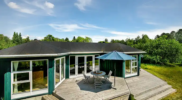 Scenic summer house near quiet lapping waves