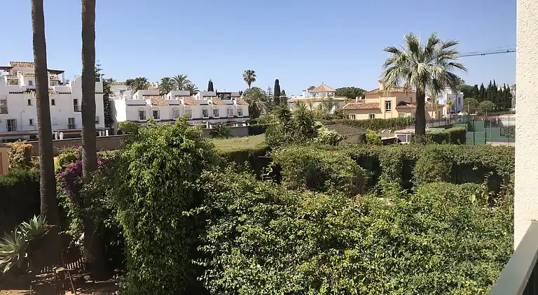 MODERNE LEJLIGHED NÆR PUERTO BANUS