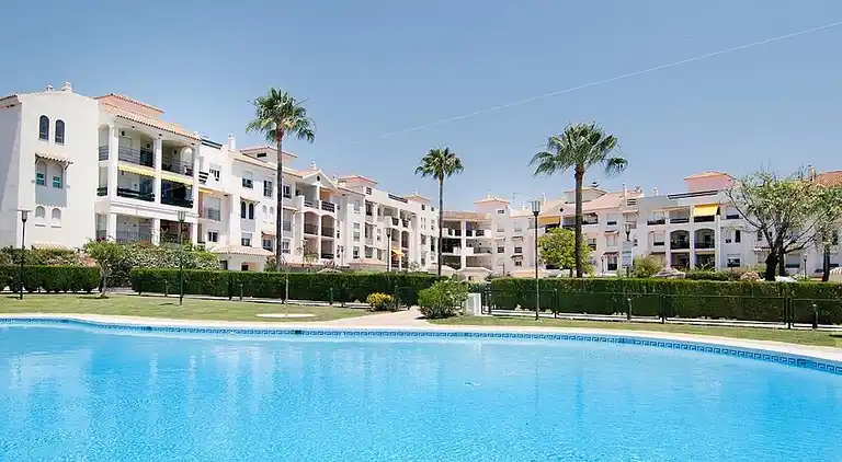 MODERNE LEJLIGHED NÆR PUERTO BANUS