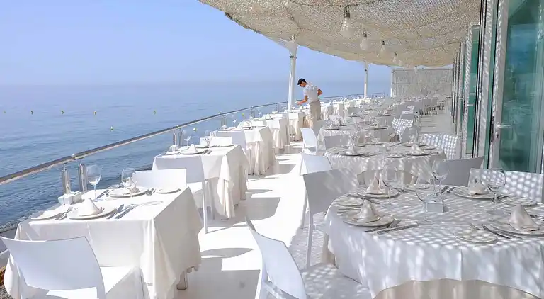 MODERNE LEJLIGHED NÆR PUERTO BANUS