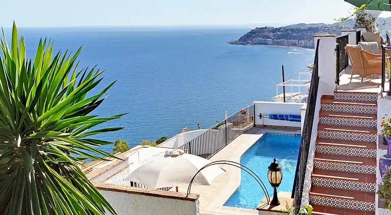 Beautiful villa with views & private heated pool☀️🏝