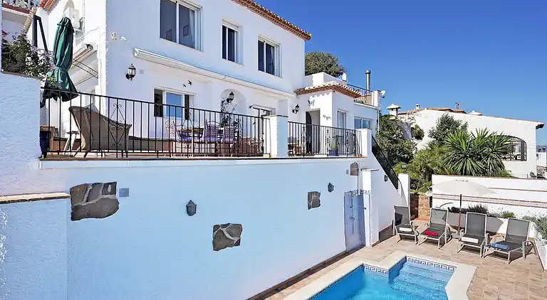 Beautiful villa with views & private heated pool☀️🏝