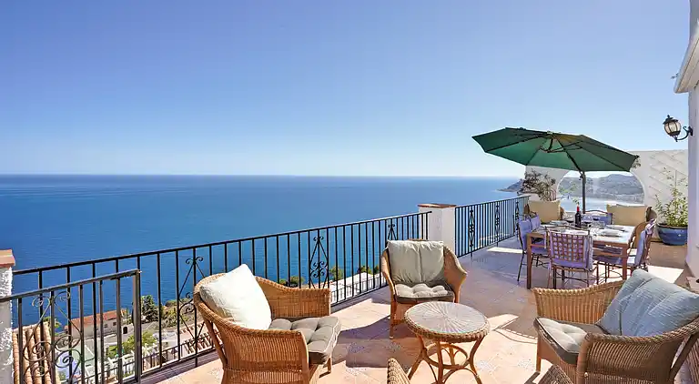 Beautiful villa with views & private heated pool☀️🏝