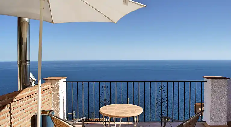 Beautiful villa with views & private heated pool☀️🏝