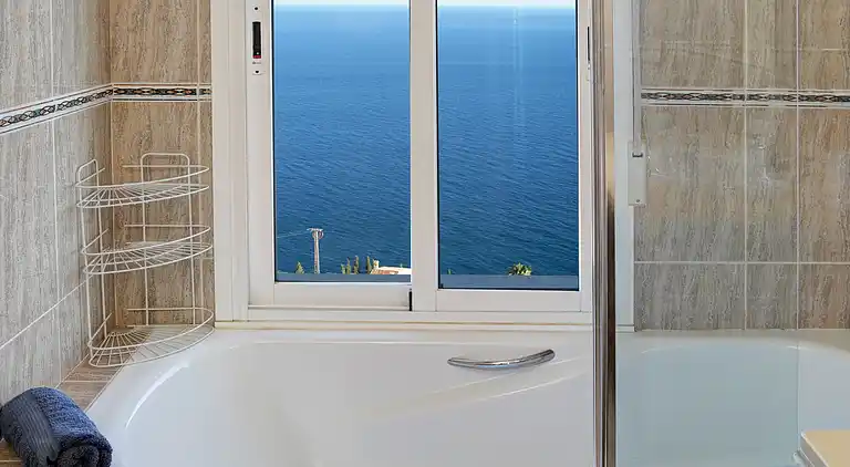 Beautiful villa with views & private heated pool☀️🏝