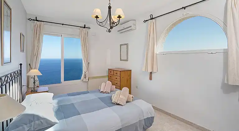 Beautiful villa with views & private heated pool☀️🏝